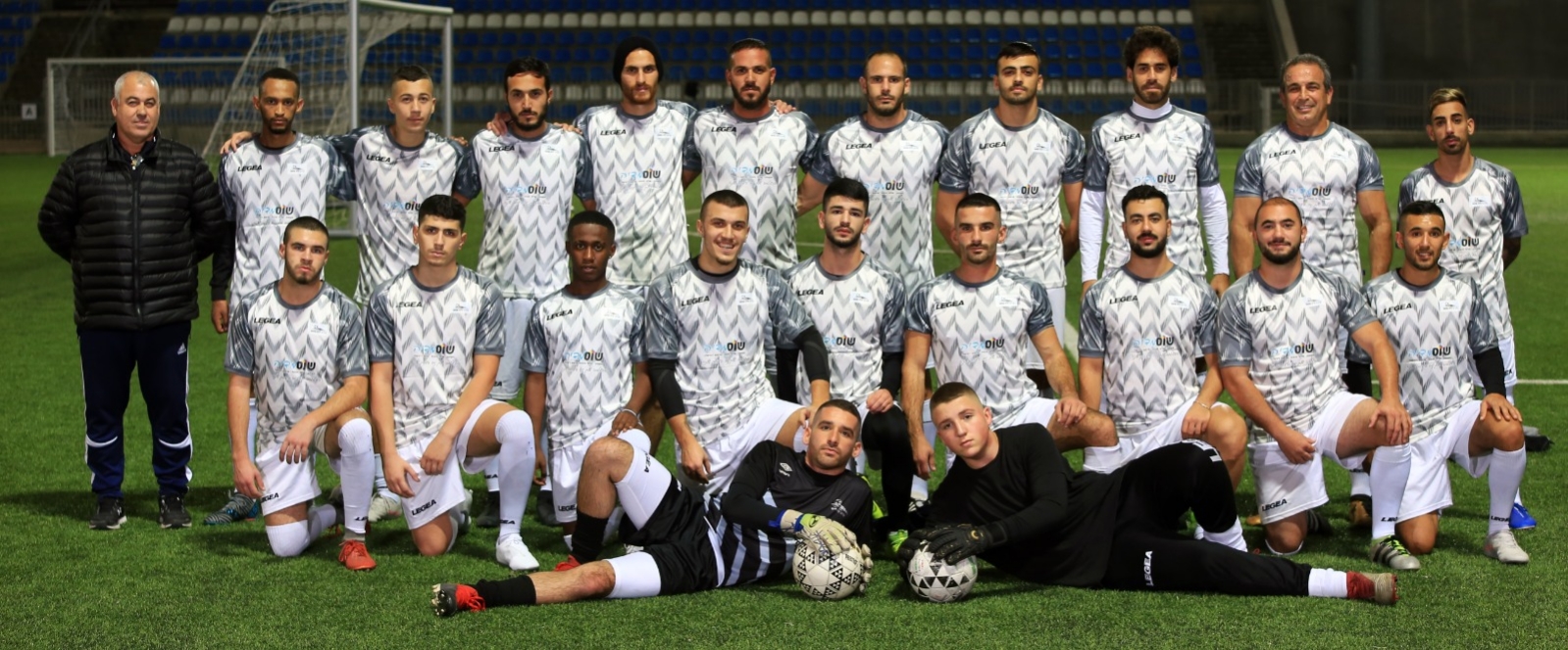 קבוצת עירוני בית שמש (צילום: מיכאל קריספל)