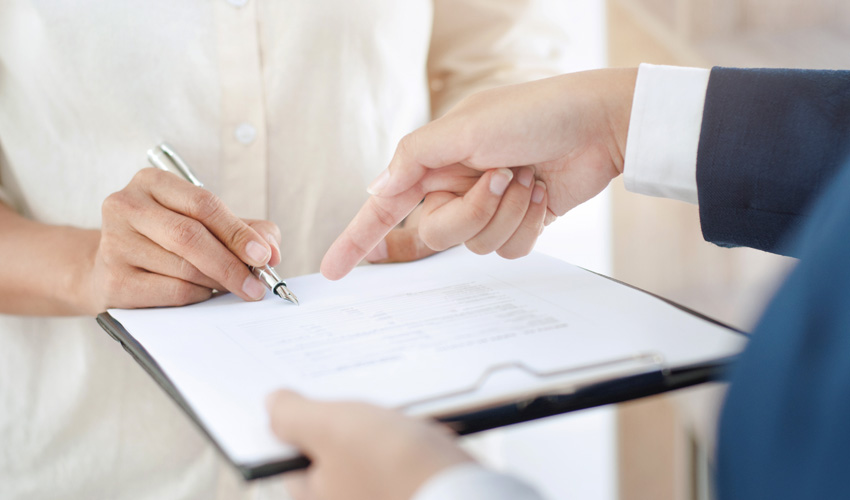 סוכני ביטוח בבית שמש (צילום: א.ס.א.פ קריאייטיב INGIMAGE)